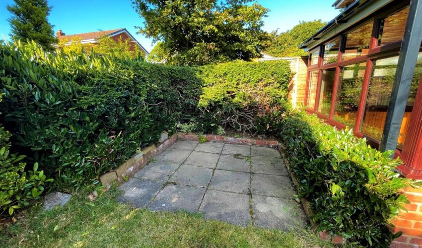 Brook Meadow, Higher Bartle Image 13