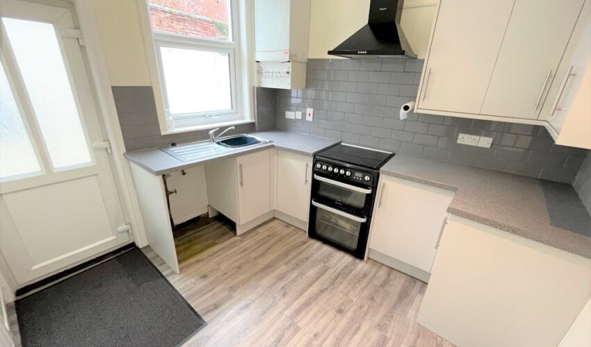 Wellington Street, Ashton Image 1