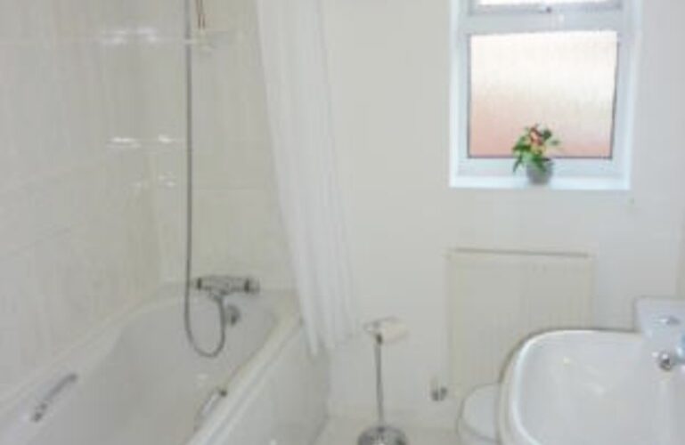 Halliwell Cresent, Hutton Easthams & Co