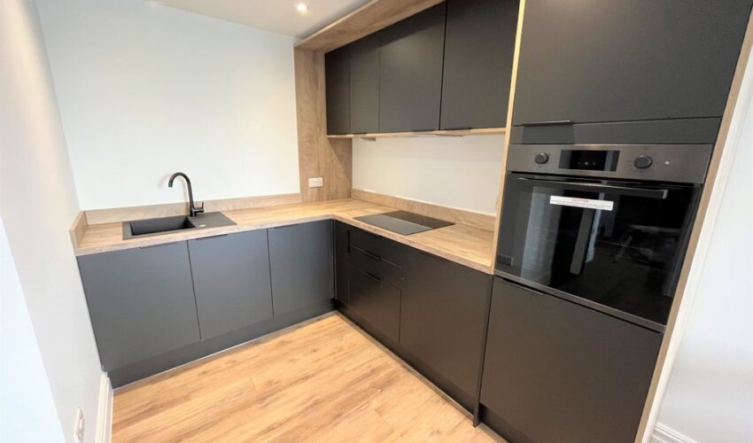 Golden Hill, Leyland Image 3