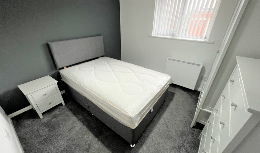 Chadderton Court, Percy Street Image 3