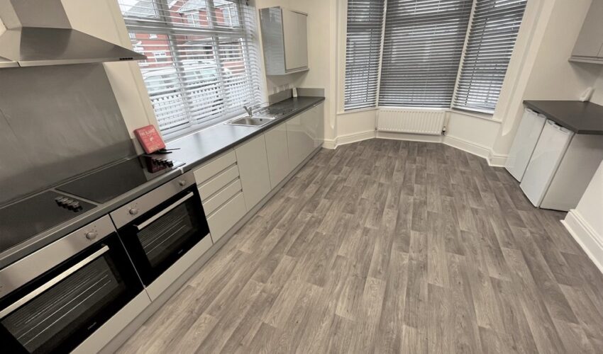 2 Holmfield Road, Fulwood Image 1