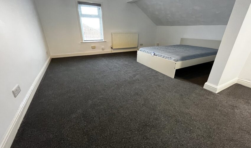 2 Holmfield Road, Fulwood Image 4