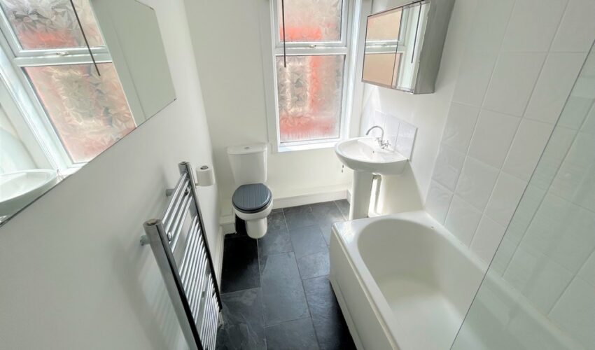 Victoria Road, Fulwood, Preston Image 10