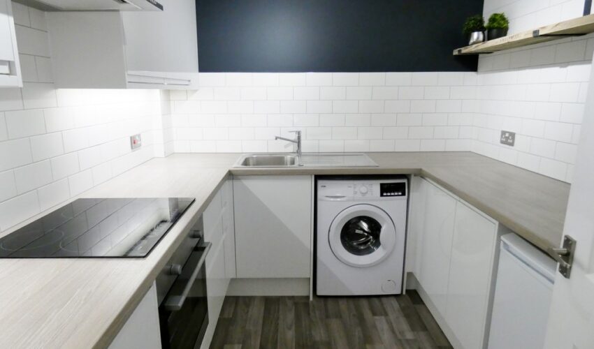Mountbatten Close, Ashton on Ribble Image 3