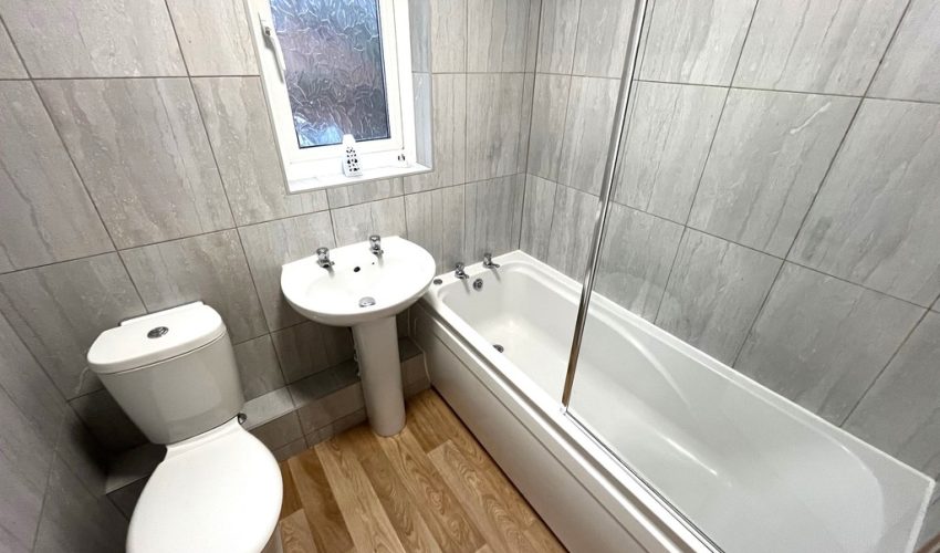 Golf View, Ingol, Preston Image 6