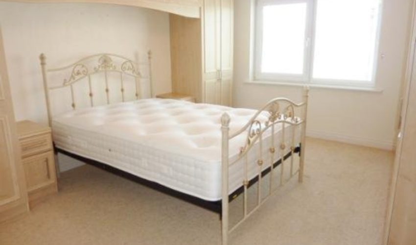 Mountbatten Close, Docklands Image 5