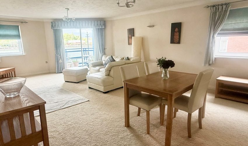 Mountbatten Close, Docklands Image 2