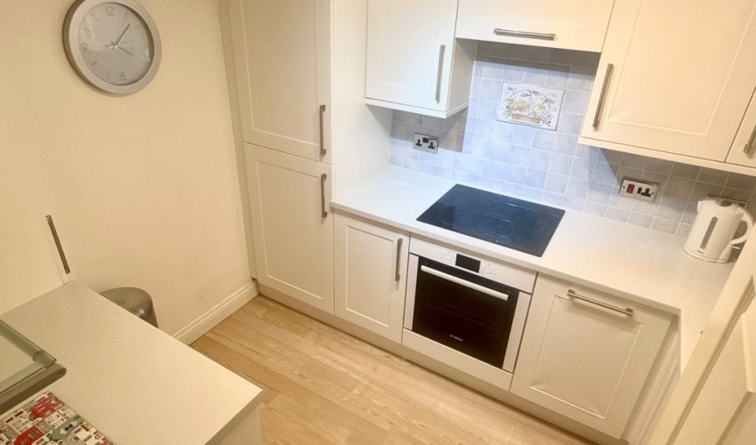 Mountbatten Close, Docklands Image 6