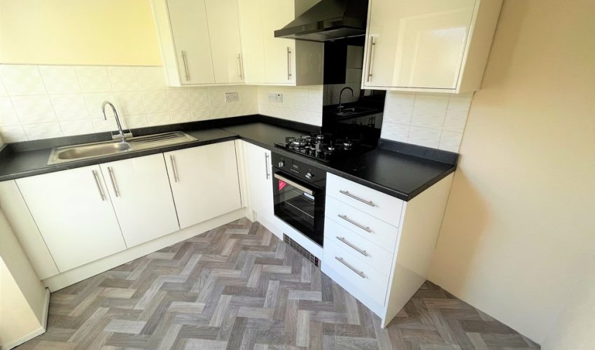 Woodville Road, Penwortham Image 2